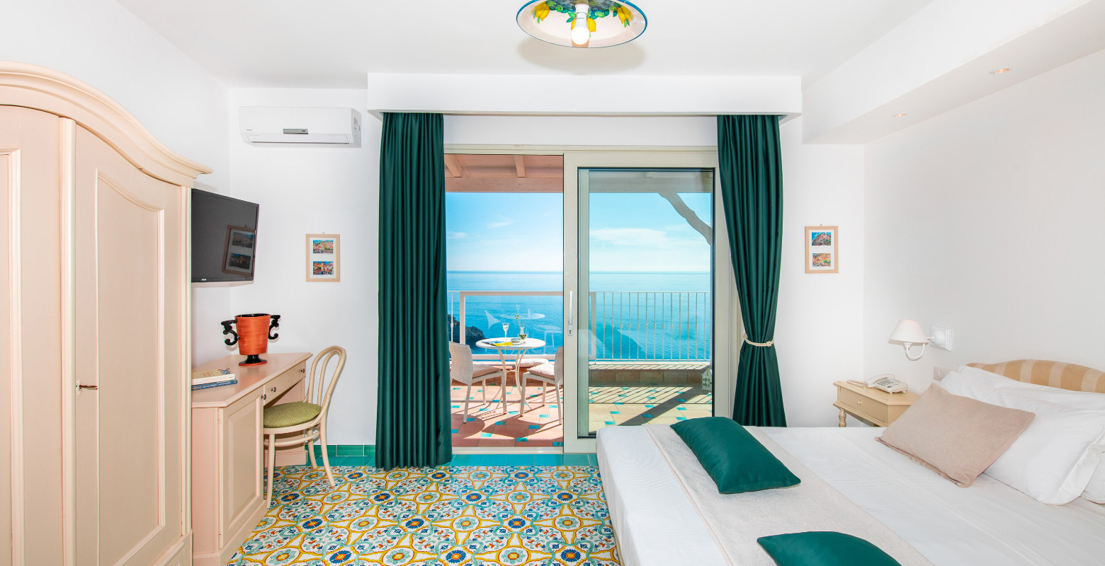 honeymoon location amalfi coast