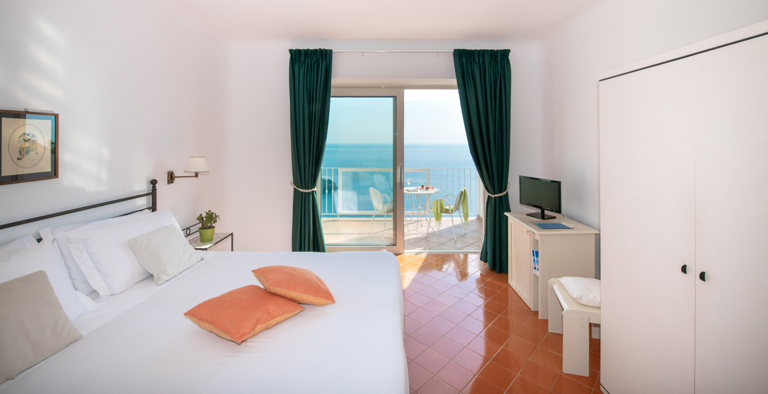 amalfi coast september holiday